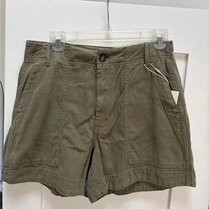 Everlane Utility Short in Buttersoft